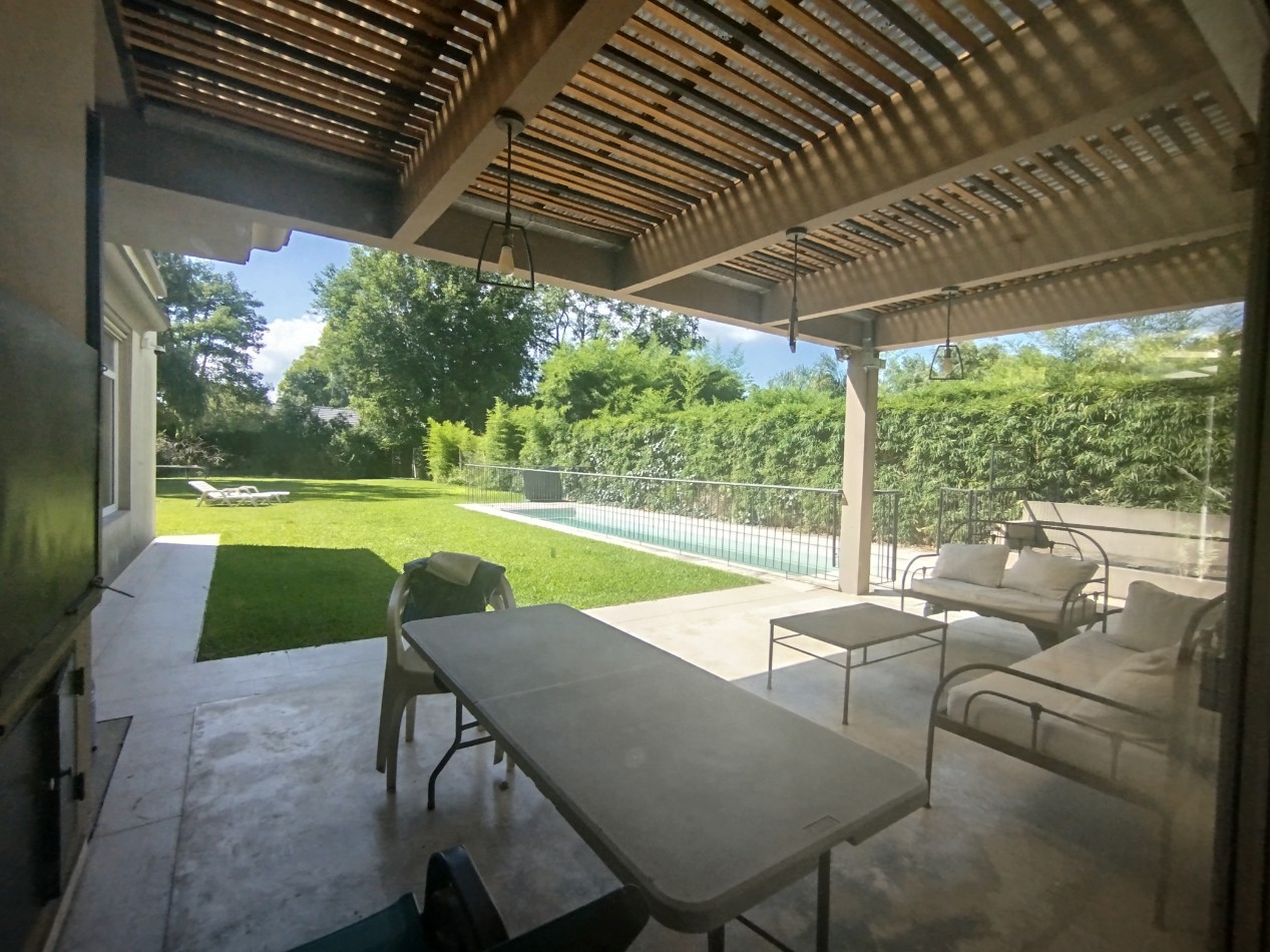 Venta Casa moderna apta credito Malvinas argentinas 