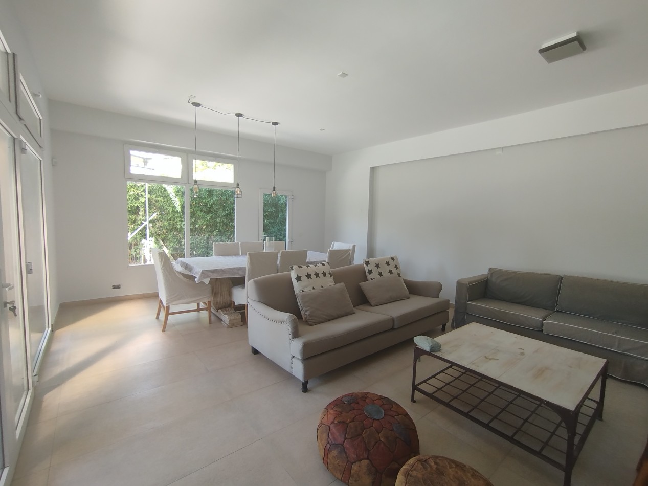 Venta Casa moderna apta credito Malvinas argentinas 