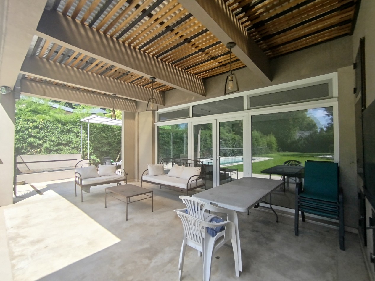 Venta Casa moderna apta credito Malvinas argentinas 