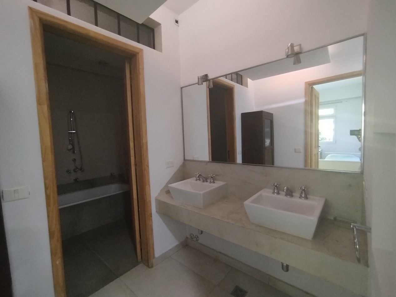 Venta Casa moderna apta credito Malvinas argentinas 