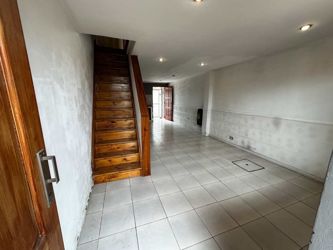 Venta de casa estilo Triplex apto credito Jose C Paz 