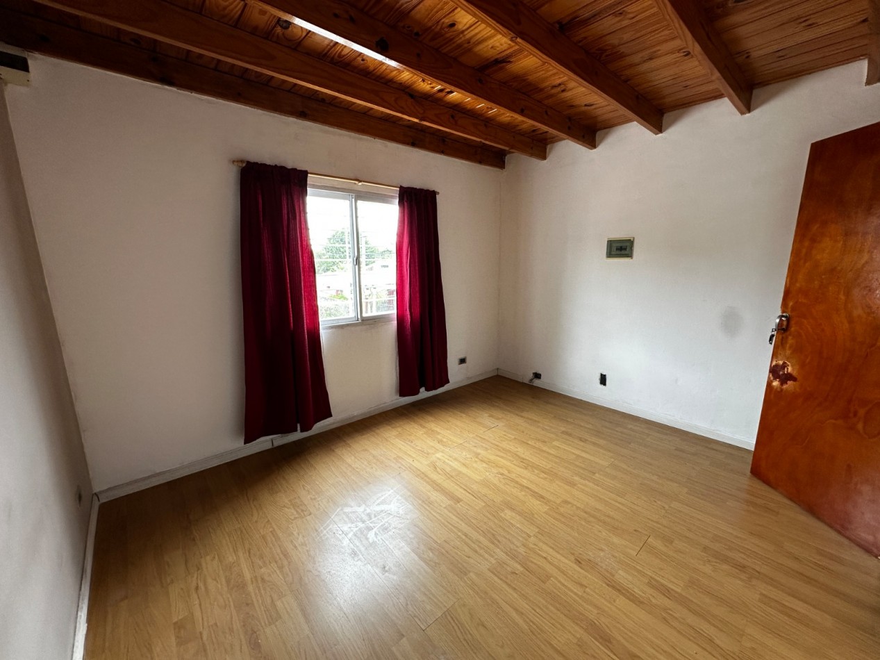 Venta de casa estilo Triplex apto credito Jose C Paz 