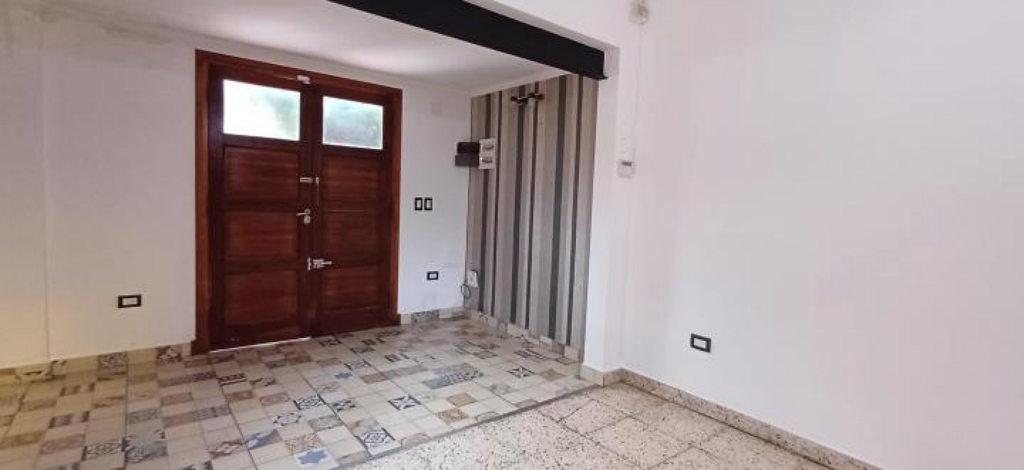 Alquiler casa con pileta 5 cocheras Jose C Paz 