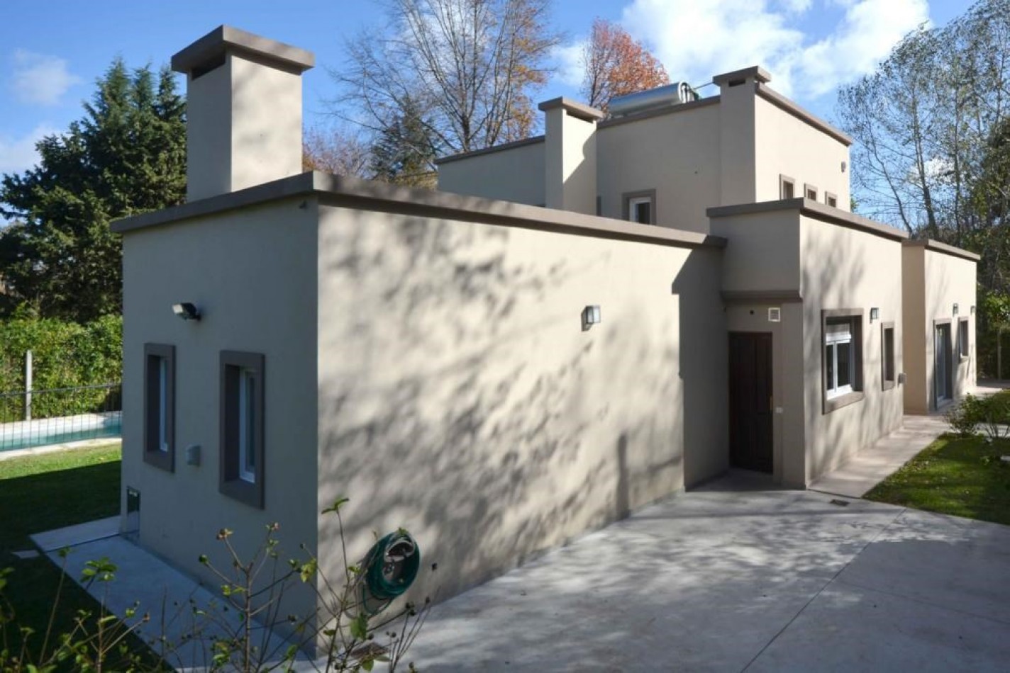 Venta casa moderna apta credito bancario Malvinas Argentinas