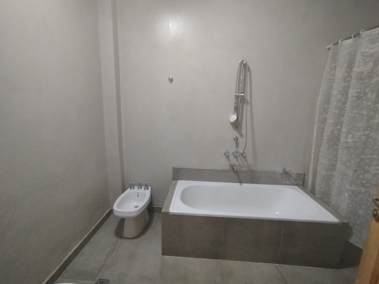 Venta casa moderna apta credito bancario Malvinas Argentinas