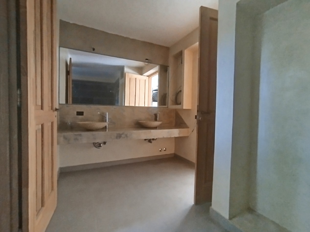 Venta casa moderna apta credito bancario Malvinas Argentinas