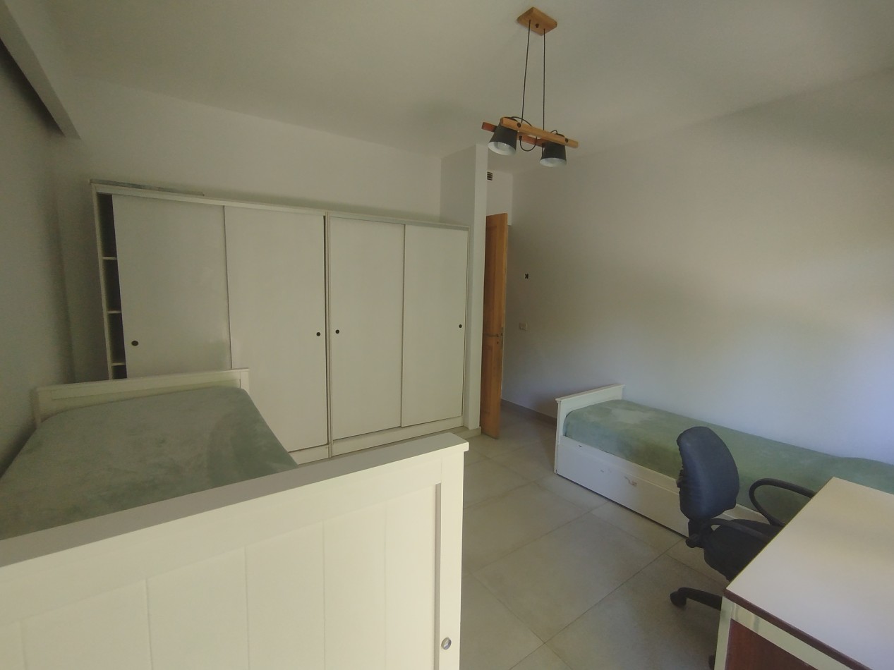 Venta casa moderna apta credito bancario Malvinas Argentinas