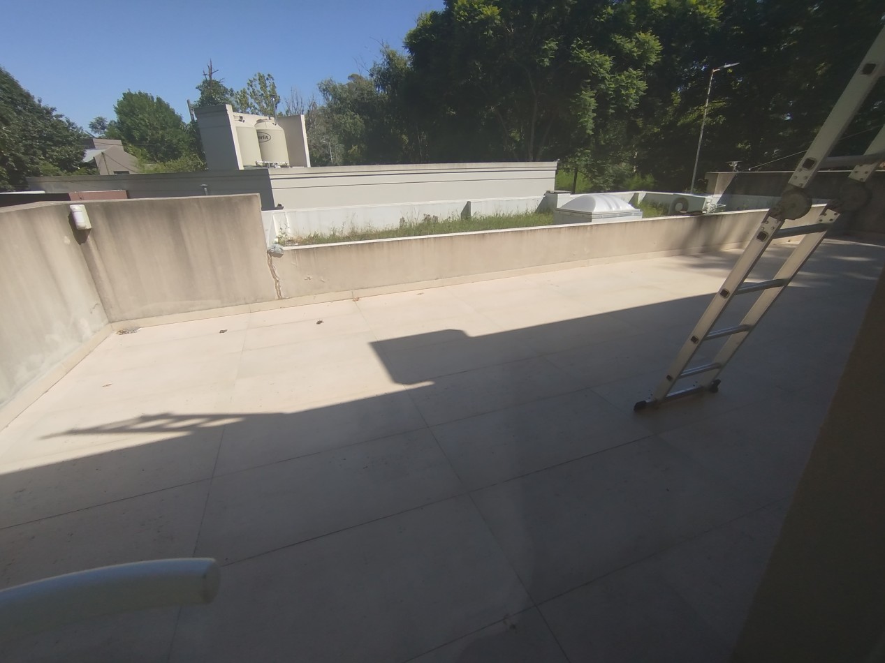 Venta casa moderna apta credito bancario Malvinas Argentinas