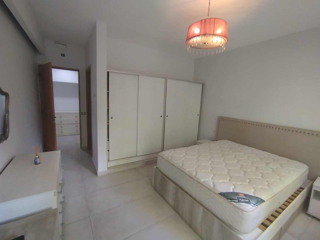 Venta casa moderna apta credito bancario Malvinas Argentinas