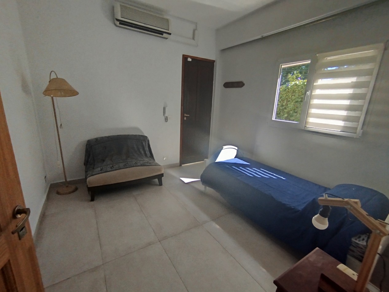 Venta casa moderna apta credito bancario Malvinas Argentinas