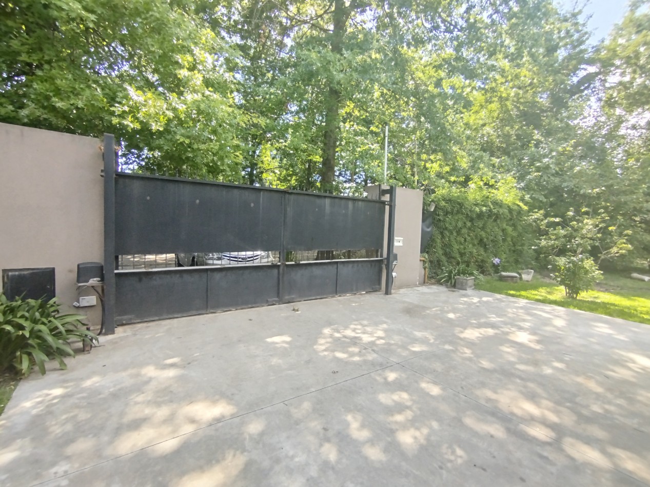 Venta casa moderna apta credito bancario Malvinas Argentinas