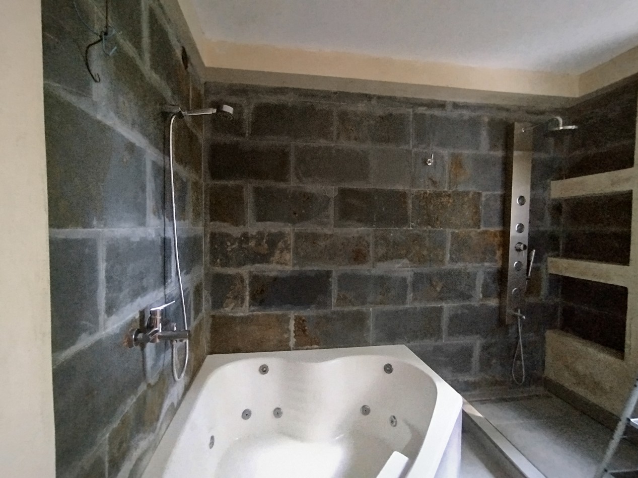 Venta casa moderna apta credito bancario Malvinas Argentinas