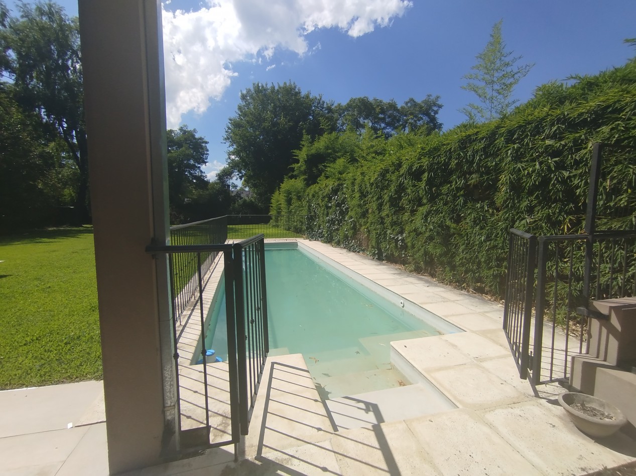 Venta casa moderna apta credito bancario Malvinas Argentinas