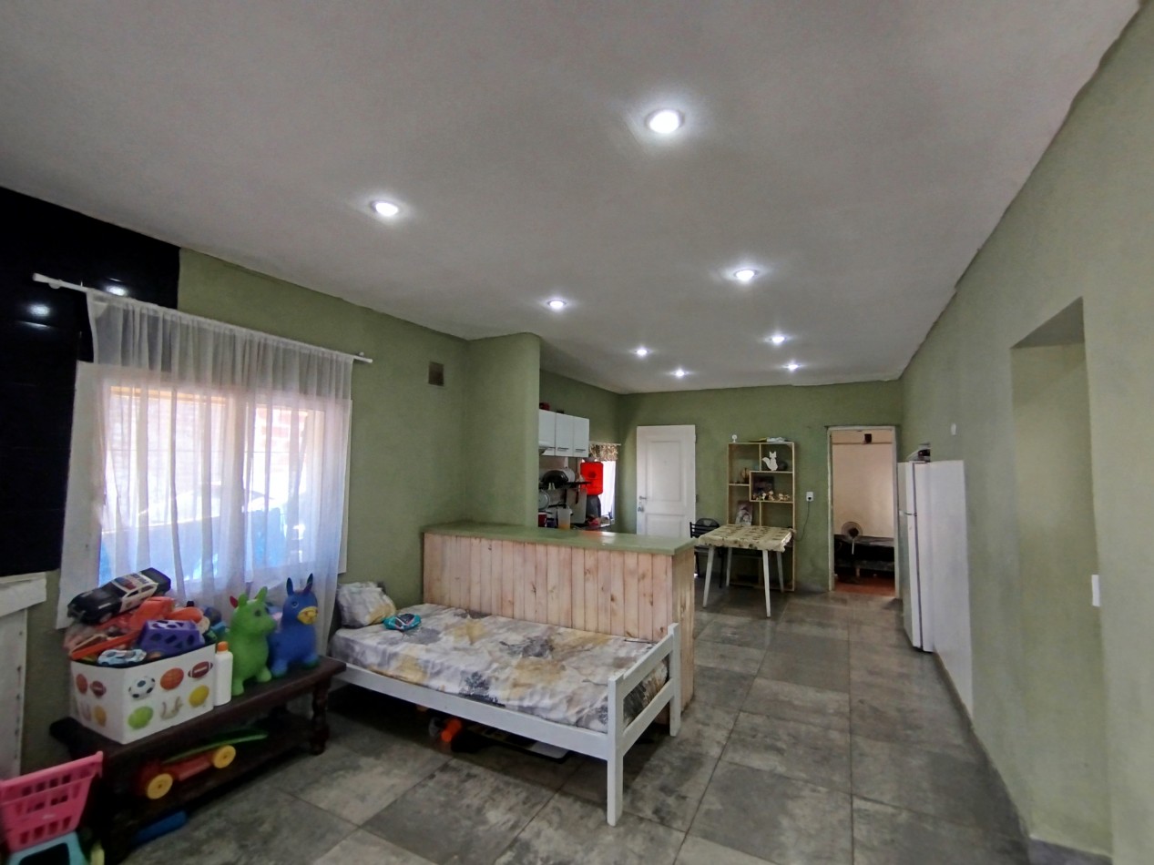 Venta Dos Casas Local muy buena ubicacion Jose C Paz 