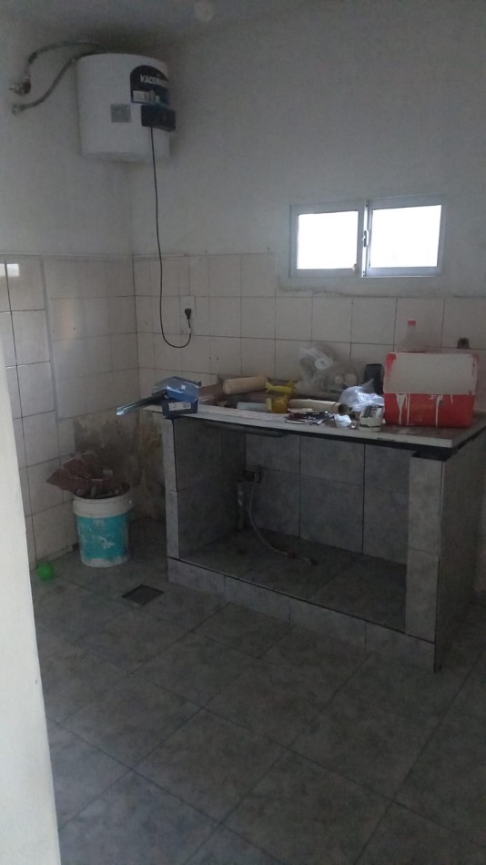 Venta Dos Casas Local muy buena ubicacion Jose C Paz 