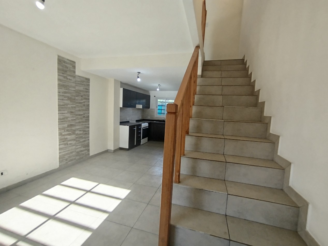 Venta Casa Triplex Jose C Paz Financia 