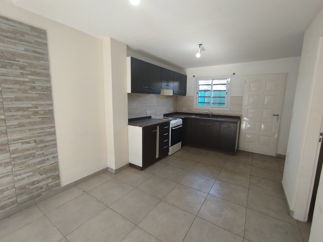 Venta Casa Triplex Jose C Paz Financia 