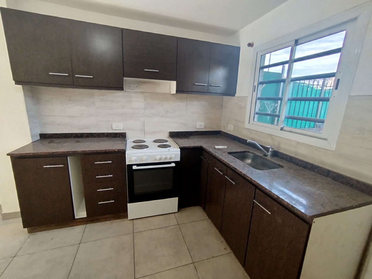 Venta Casa Triplex Jose C Paz Financia 