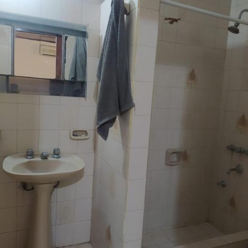 venta Casa y dos departamentos villa de mayo Malvinas argentinas 