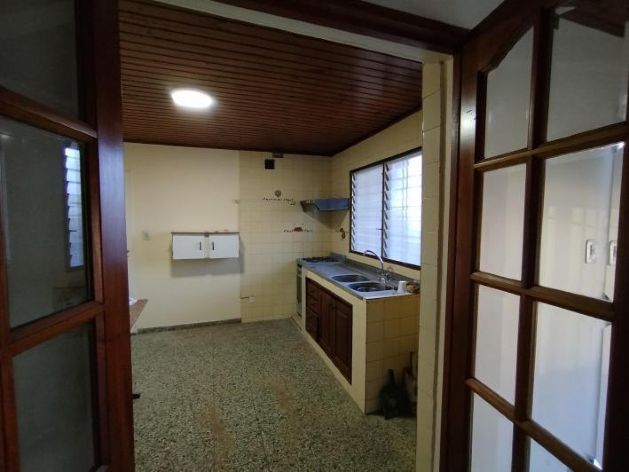 venta Casa y dos departamentos villa de mayo Malvinas argentinas 