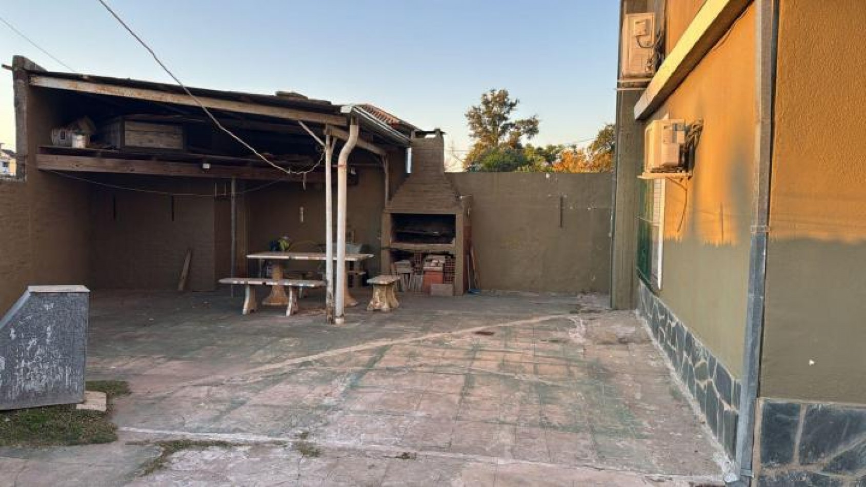 venta Casa y dos departamentos villa de mayo Malvinas argentinas 