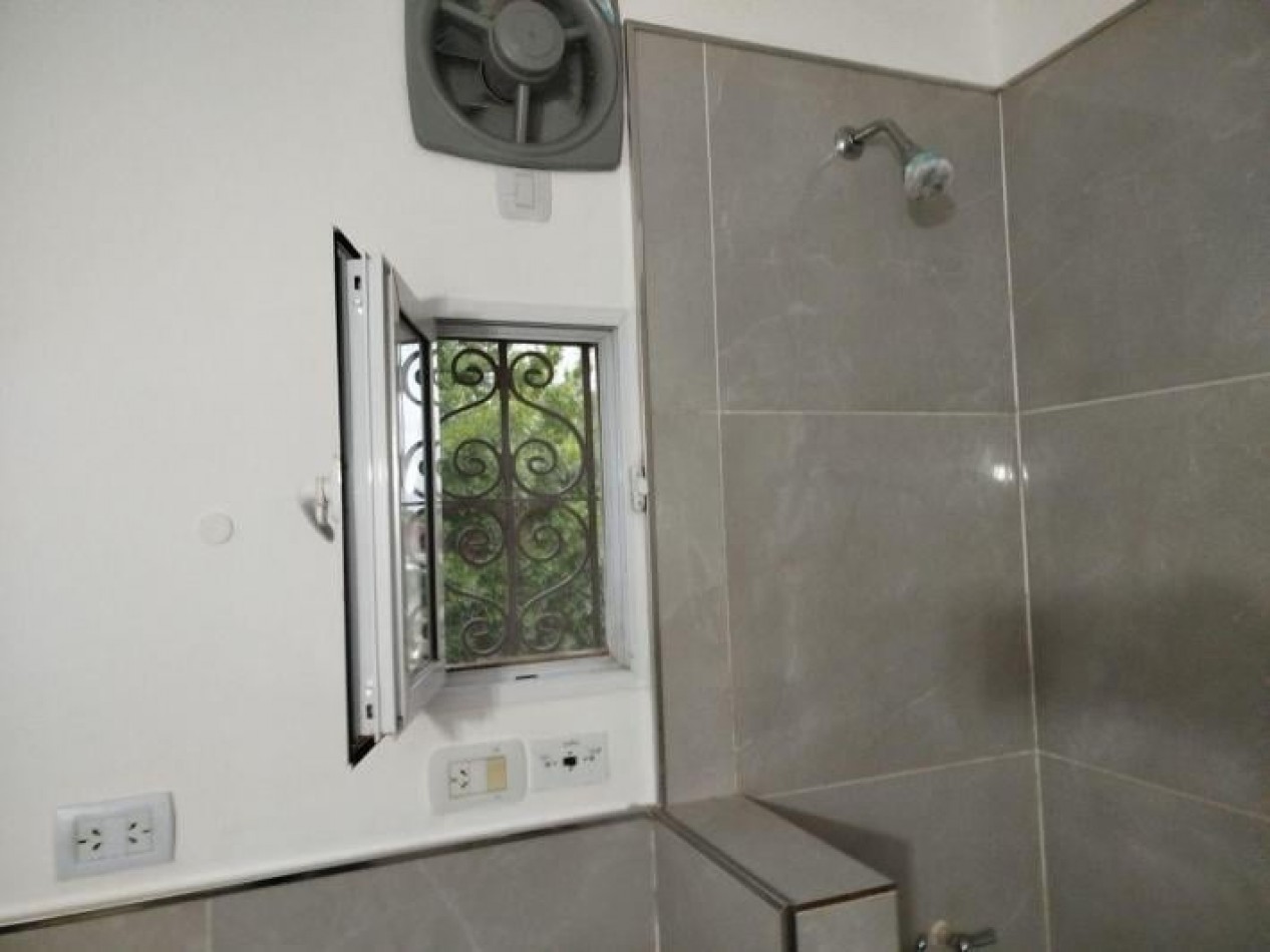 venta Casa y dos departamentos villa de mayo Malvinas argentinas 