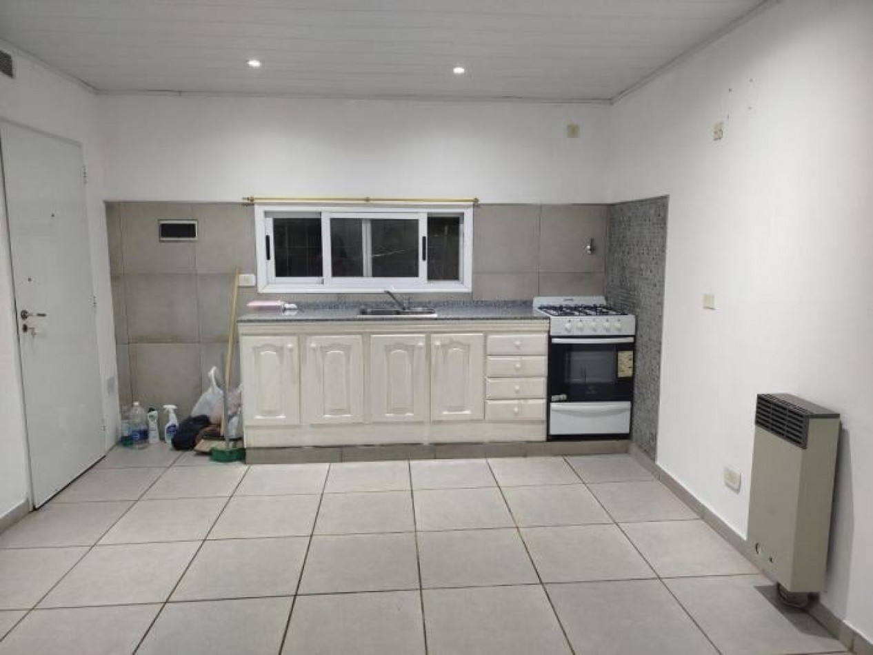 venta Casa y dos departamentos villa de mayo Malvinas argentinas 