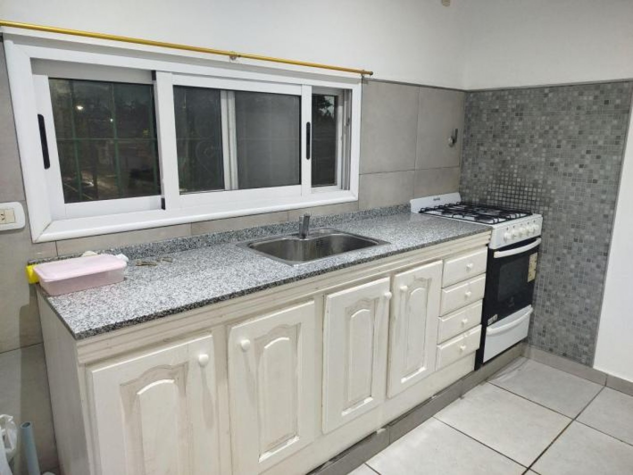 venta Casa y dos departamentos villa de mayo Malvinas argentinas 