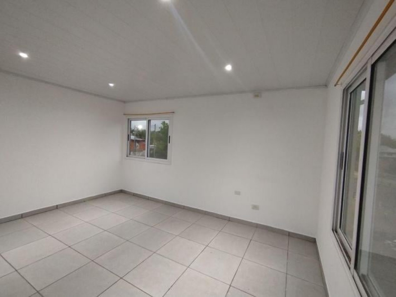 venta Casa y dos departamentos villa de mayo Malvinas argentinas 