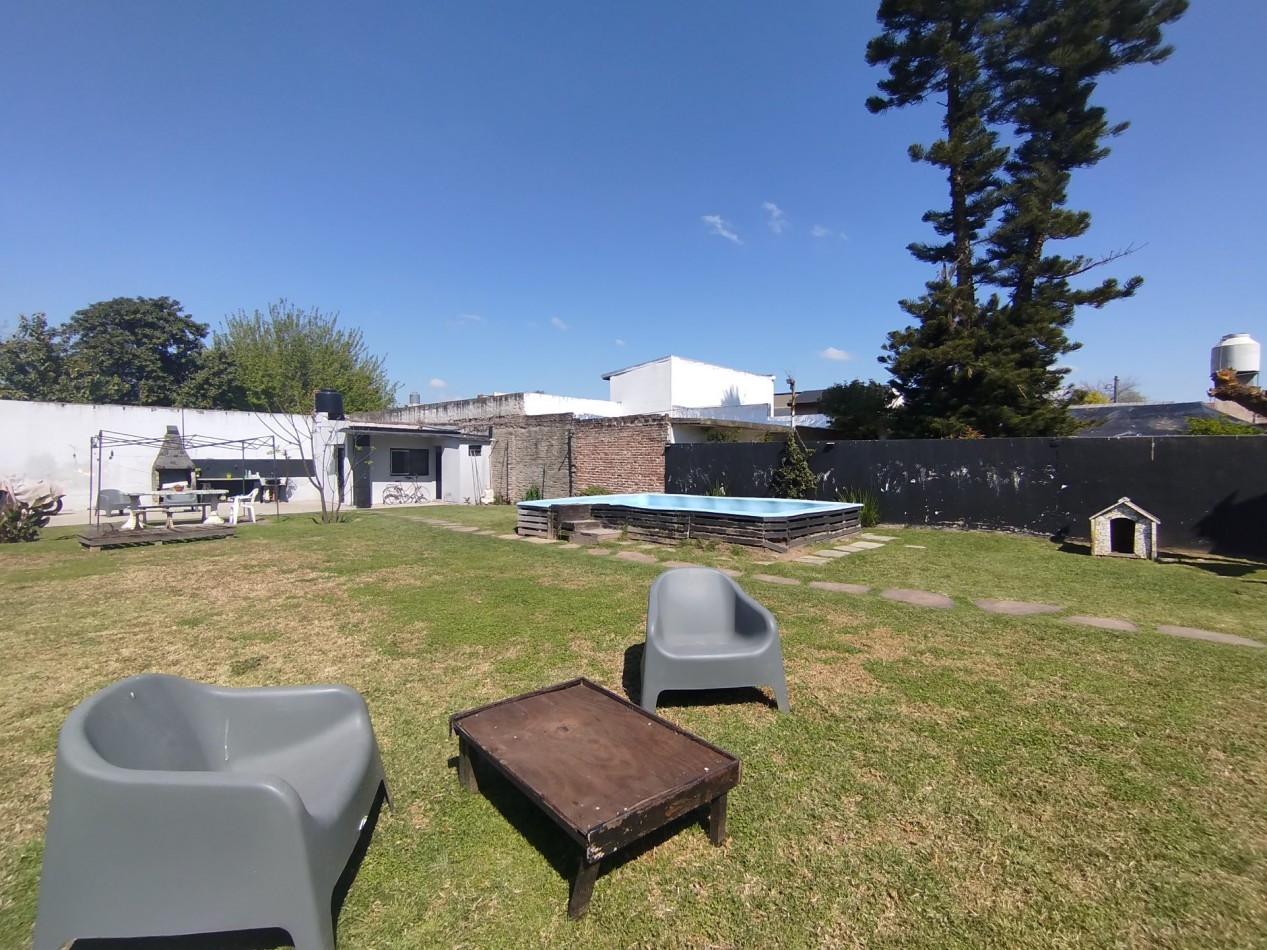 Venta casa cuatro ambientes pileta Apto credito san Miguel 