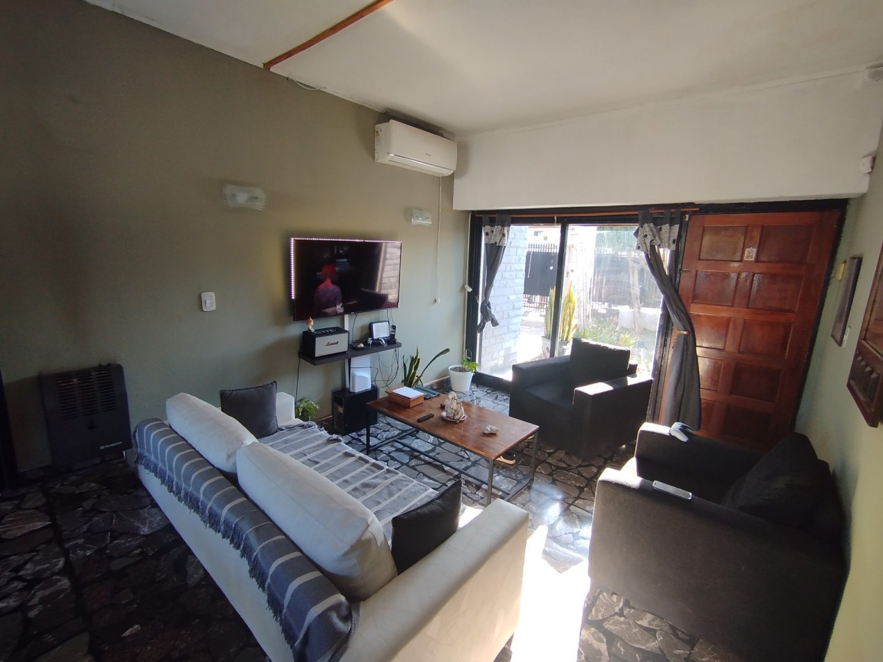 Venta casa cuatro ambientes pileta Apto credito san Miguel 