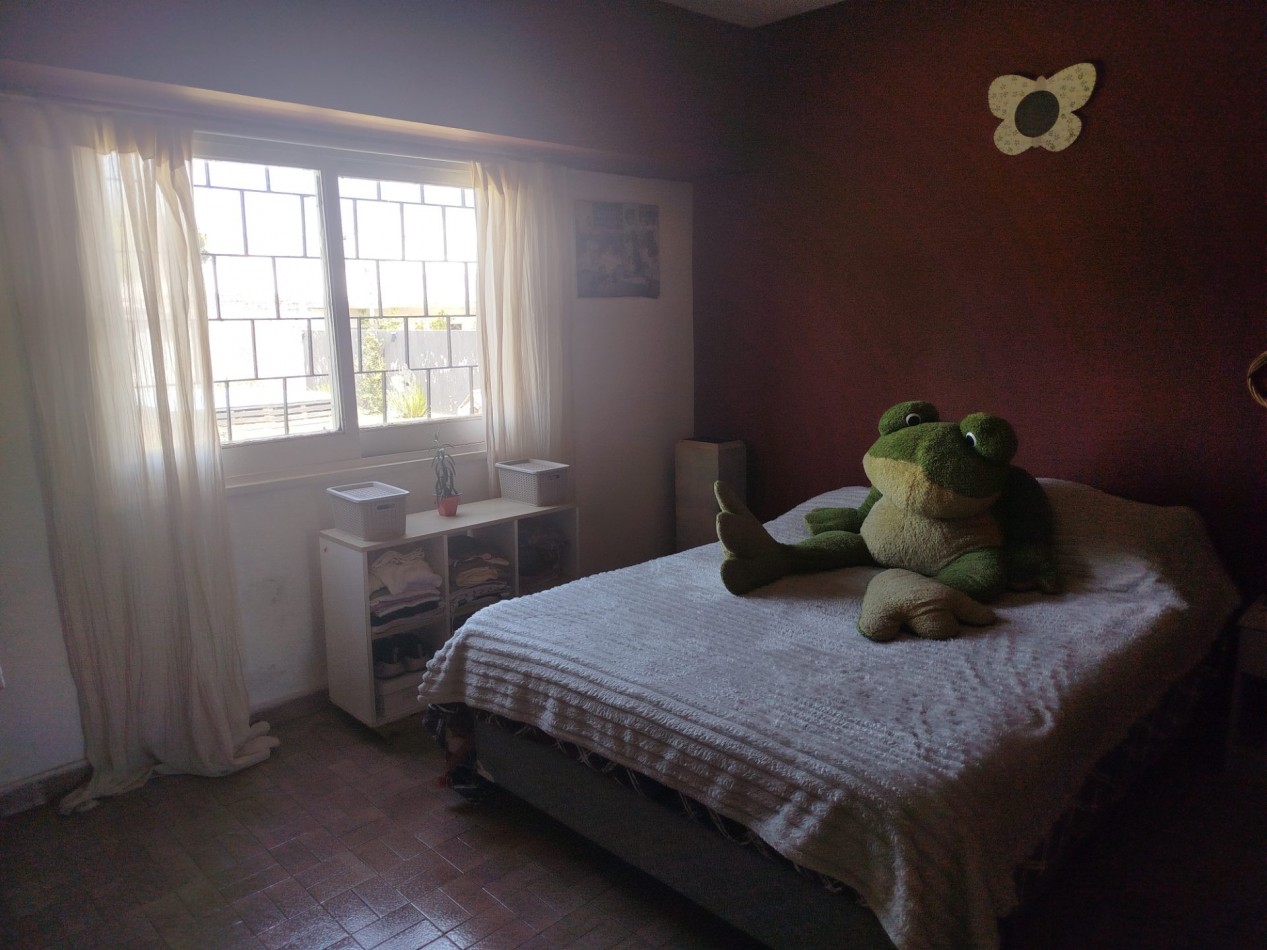 Venta casa cuatro ambientes pileta Apto credito san Miguel 