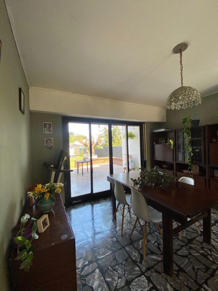 Venta casa cuatro ambientes pileta Apto credito san Miguel 