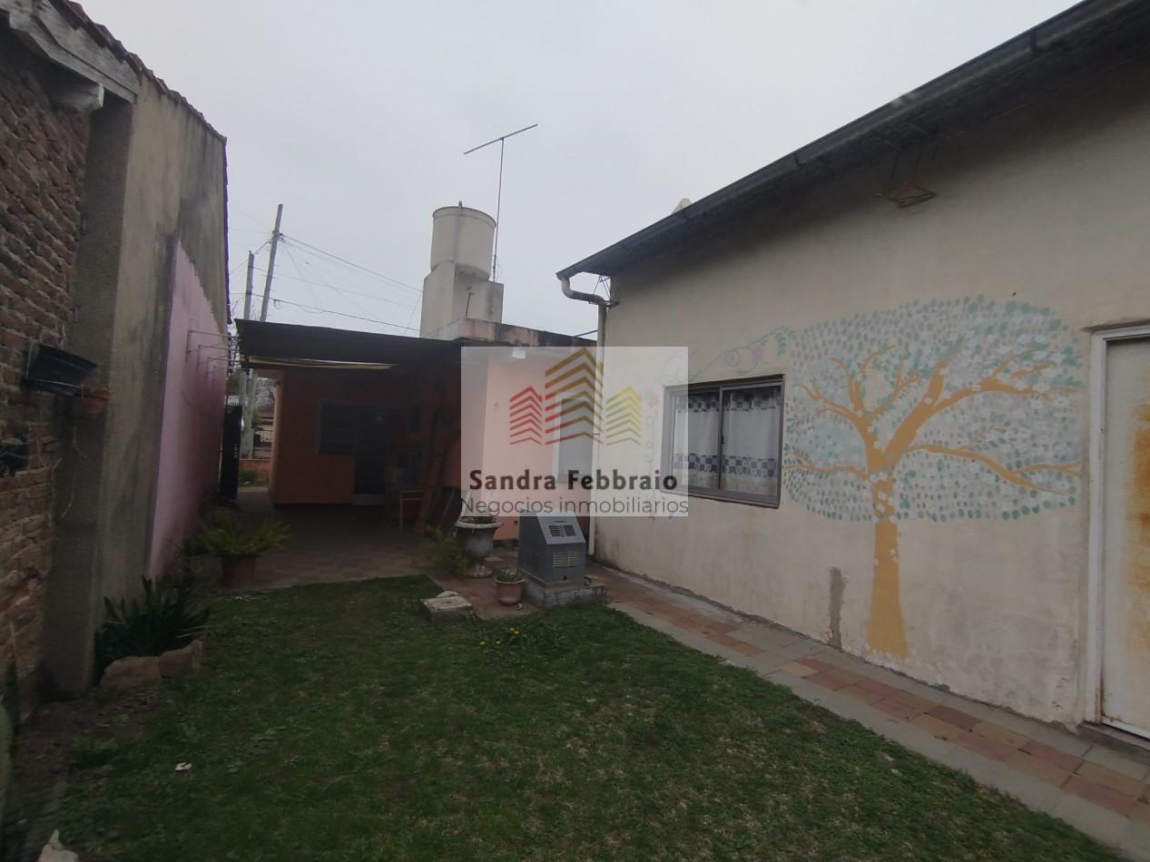 Venta Casa y amplio departamento Los Polvorines Malvinas argentinas 