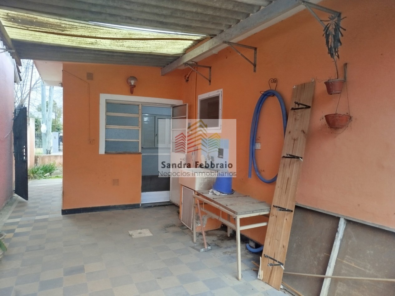 Venta Casa y amplio departamento Los Polvorines Malvinas argentinas 