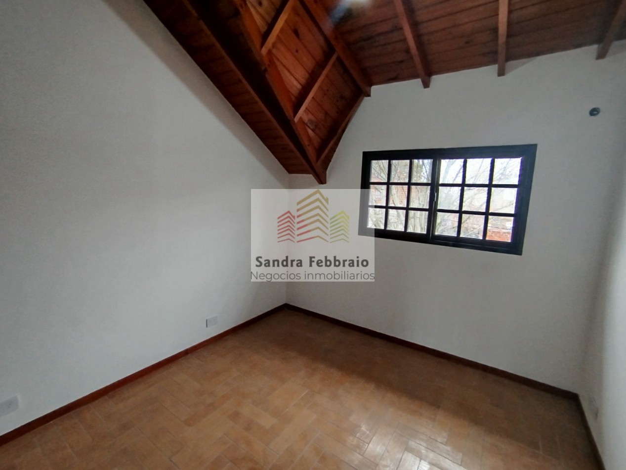 Venta casa estilo duplex cuatro ambientes san Miguel 