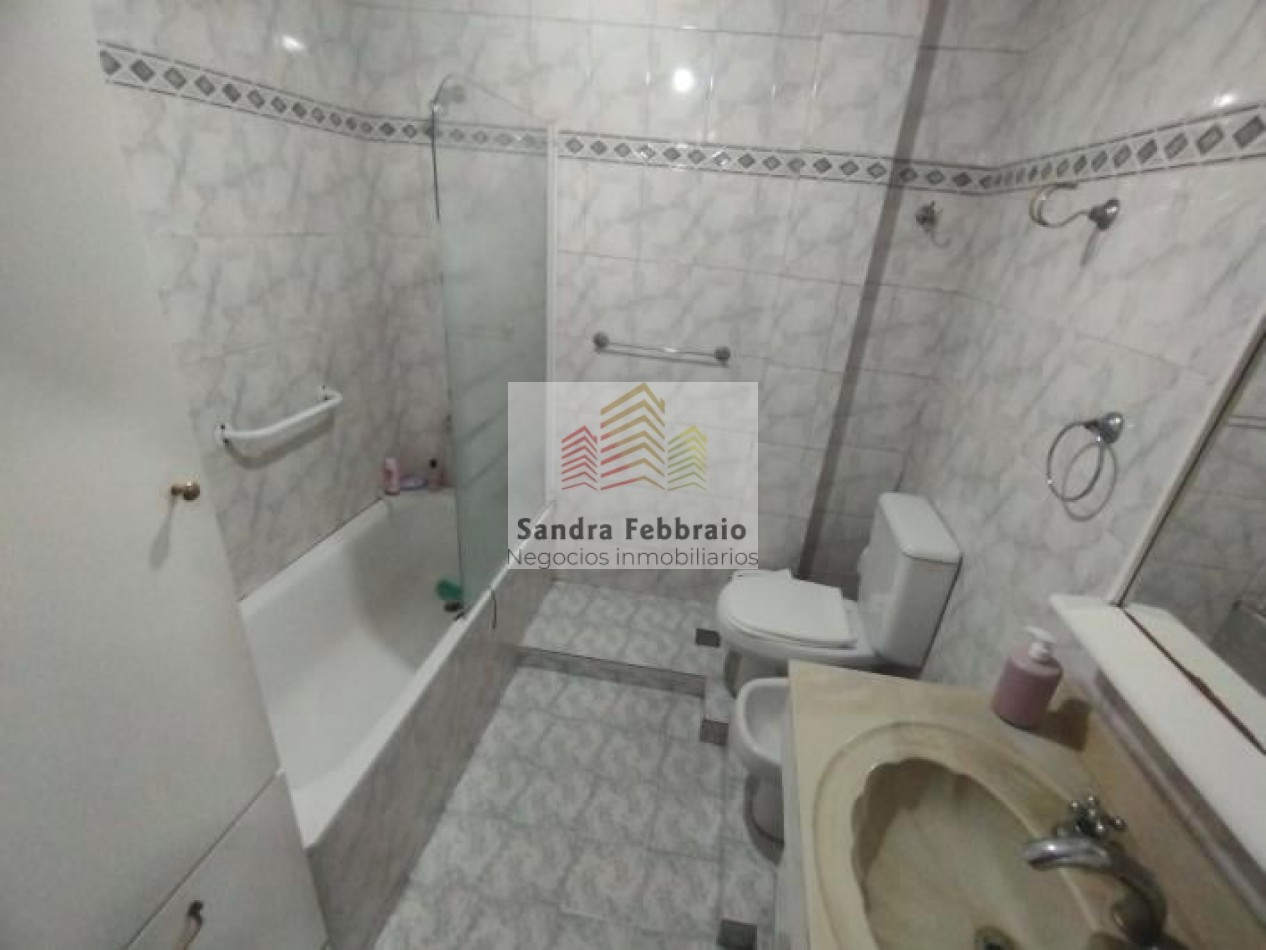 venta departamento tres locales Grand Bourg Malvinas argentinas 