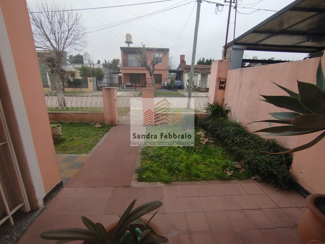 Venta Casa y amplio departamento Los Polvorines Malvinas argentinas 