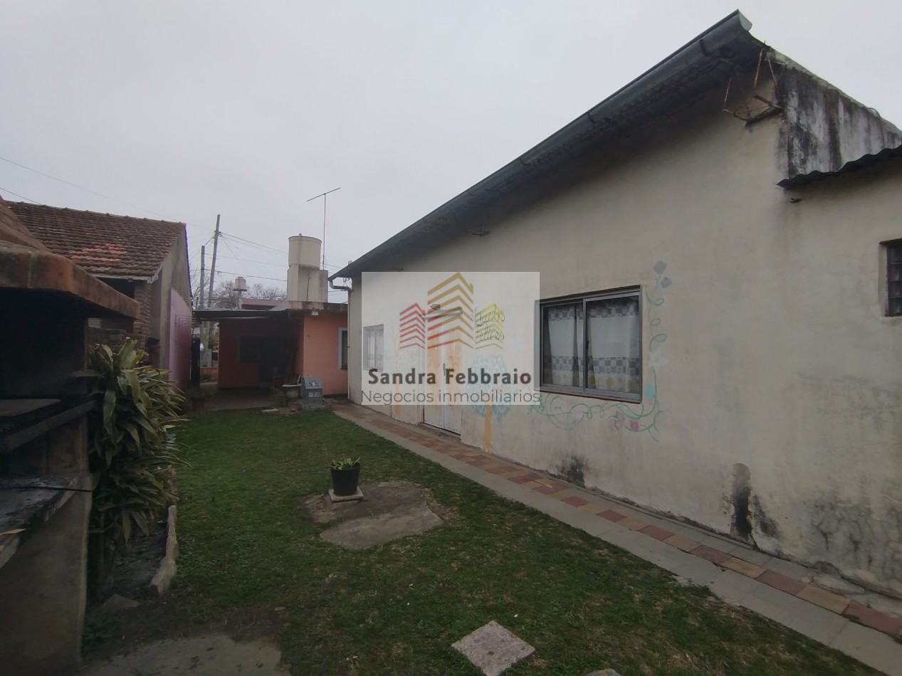 Venta Casa y amplio departamento Los Polvorines Malvinas argentinas 