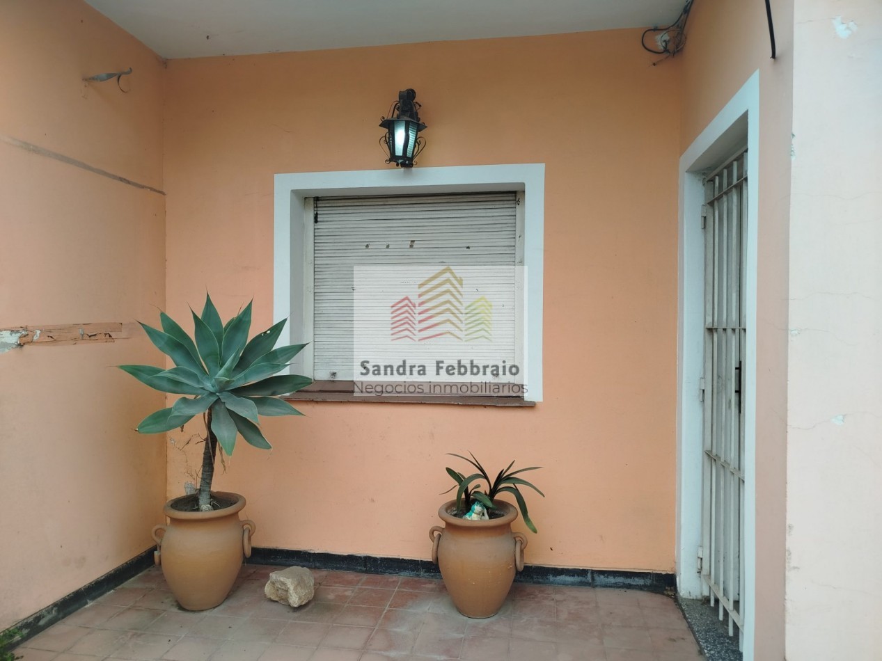 Venta Casa y amplio departamento Los Polvorines Malvinas argentinas 