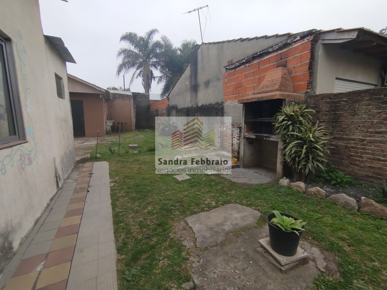 Venta Casa y amplio departamento Los Polvorines Malvinas argentinas 