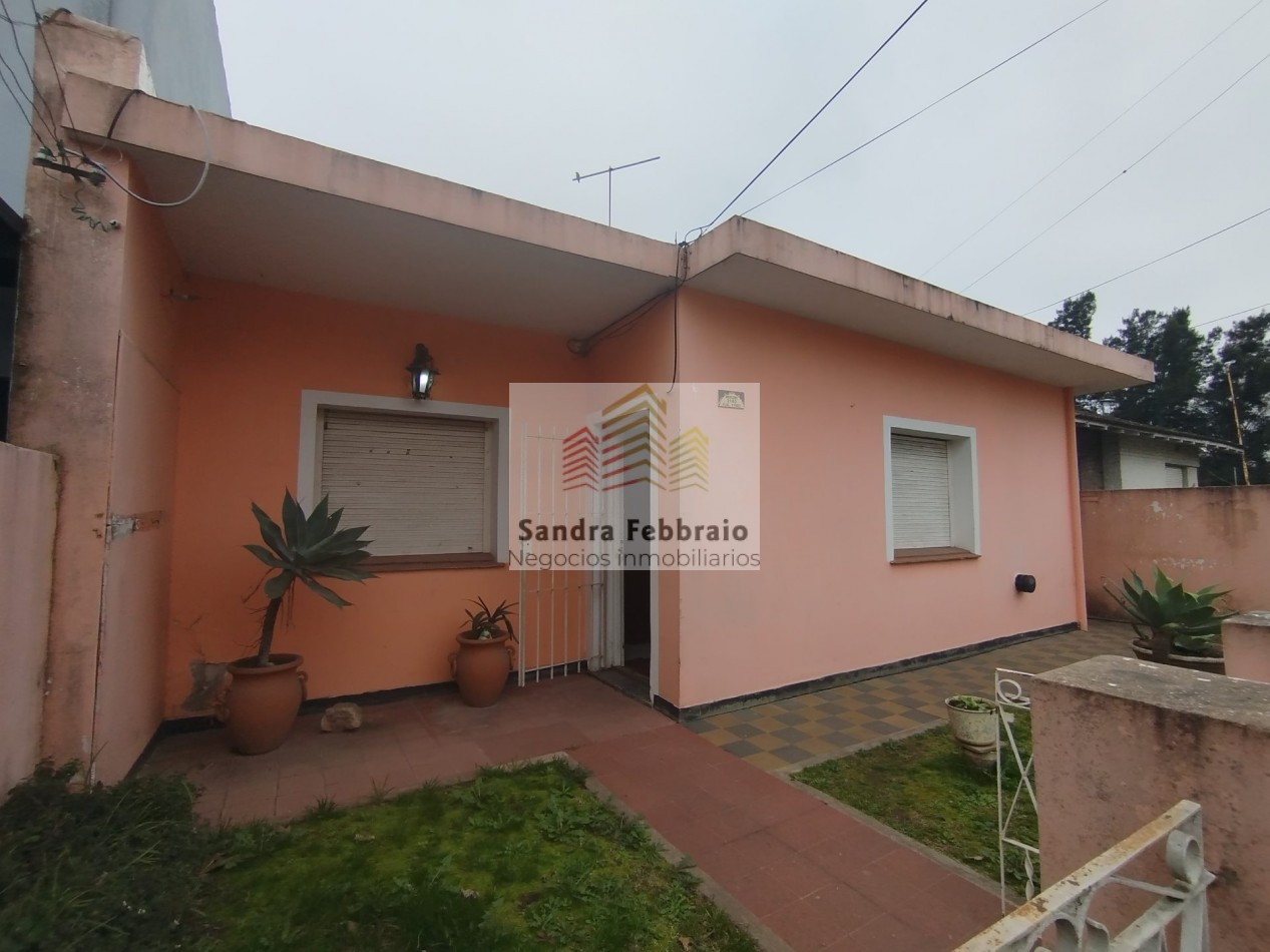 Venta Casa y amplio departamento Los Polvorines Malvinas argentinas 