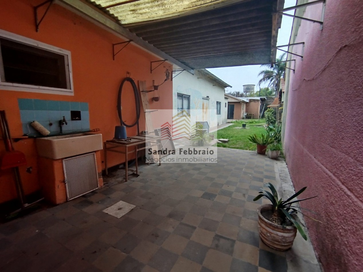 Venta Casa y amplio departamento Los Polvorines Malvinas argentinas 